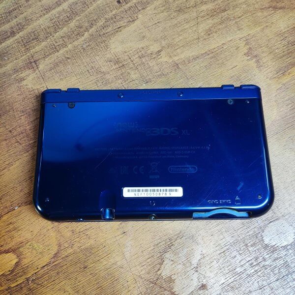 New Nintendo 3DS XL (Blue Metallic) – Image 3